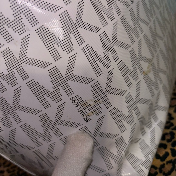 Michael Kors White Monogram Tote Bag - Picture 9 of 14